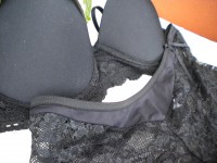 Art. 1: Conjunto Lody combinado. Corpiño encaje, tasa soft con push up. Culotte less en negro, blanco y hueso. 